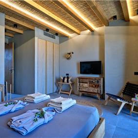 6 bedroom villa with pool, East Paros, sleeps 12